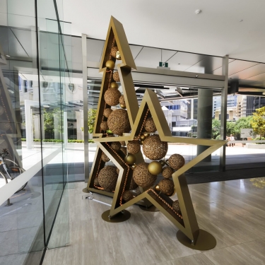 CHRISTMAS DISPLAYS