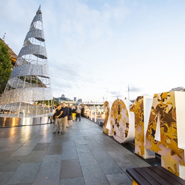 CHRISTMAS DISPLAYS