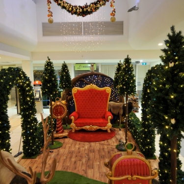 CHRISTMAS DISPLAYS