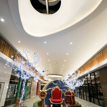CHRISTMAS DISPLAYS