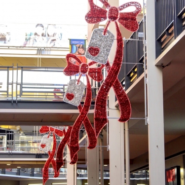 CHRISTMAS DISPLAYS