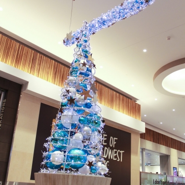 CHRISTMAS DISPLAYS