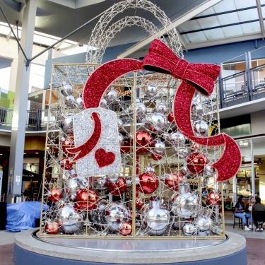 CHRISTMAS DISPLAYS